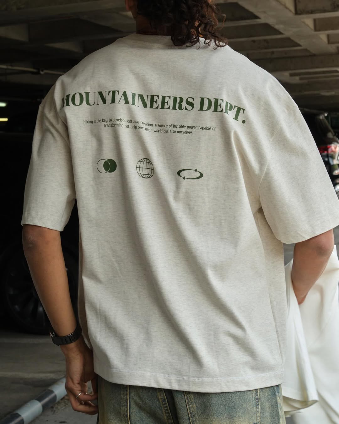 T-shirt "Mountaineers Dept"
