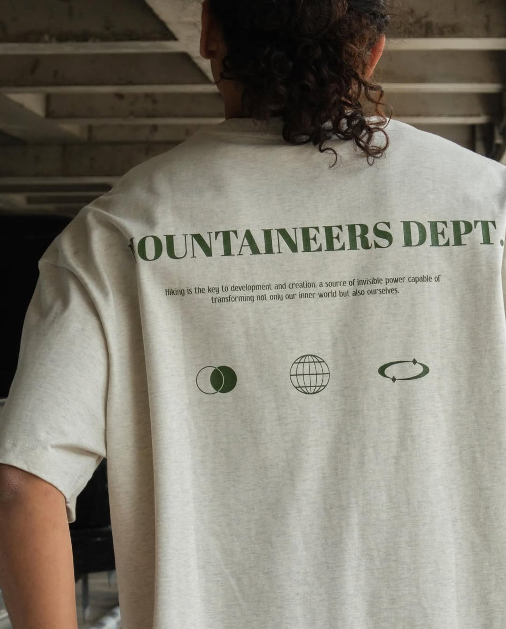 T-shirt "Mountaineers Dept"