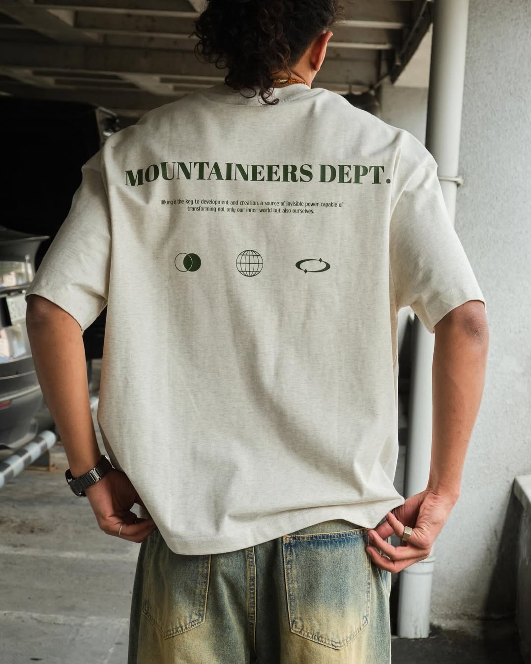T-shirt "Mountaineers Dept"