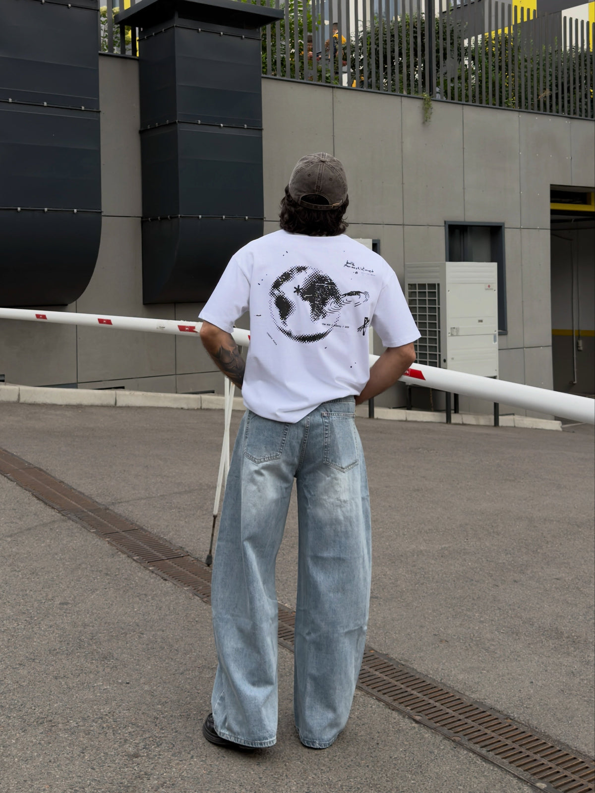 T-shirt trust the F world
