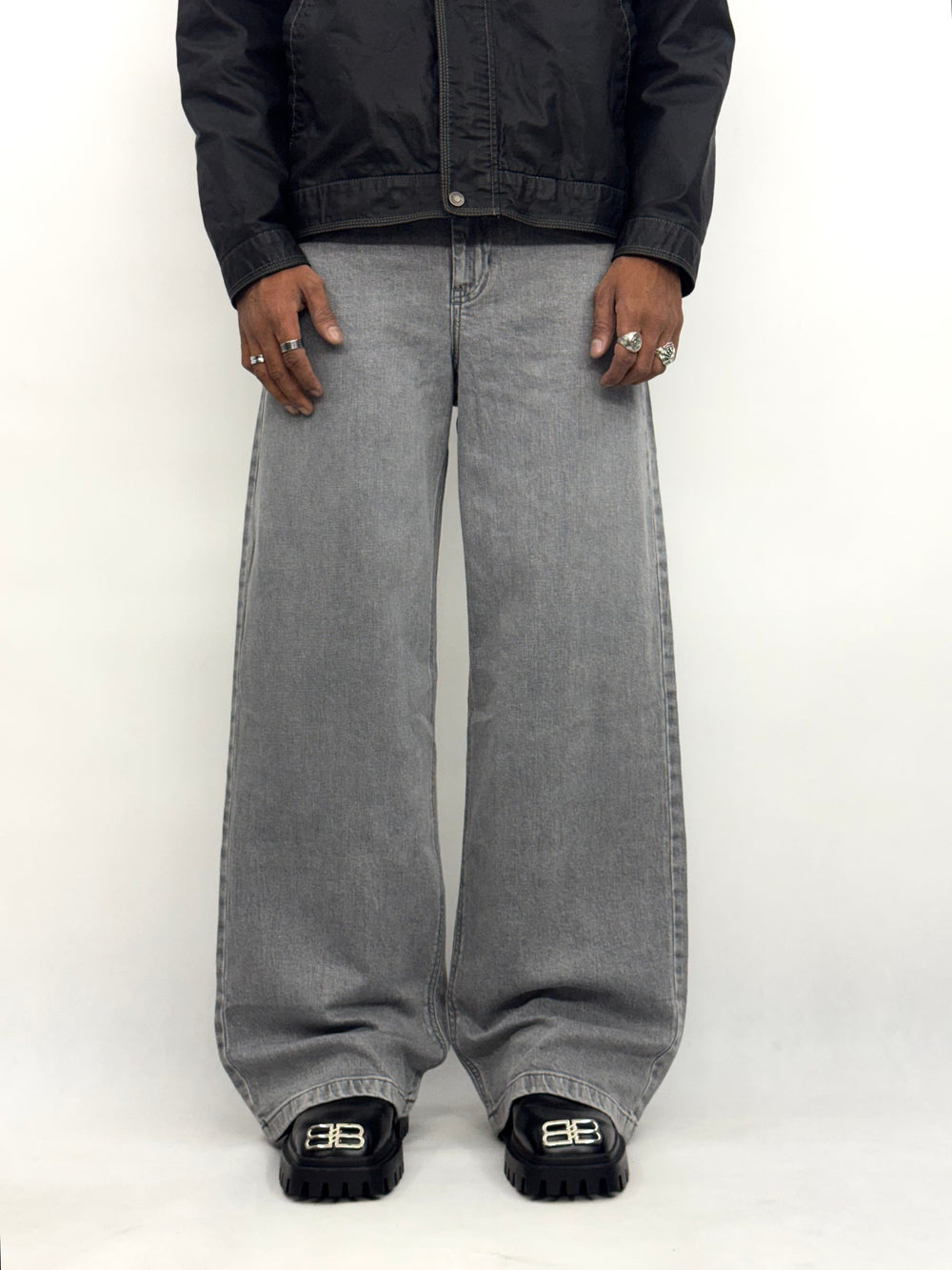 Baggy Fit Jeans · Ash Wash · Waist 30–38 in